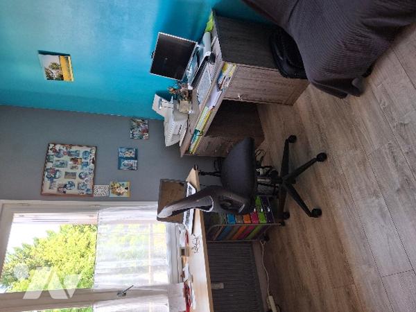 A Cosne-Cours-sur-Loire, au deuxième étage d'une copropriété située à environ 500 m du centre-ville,