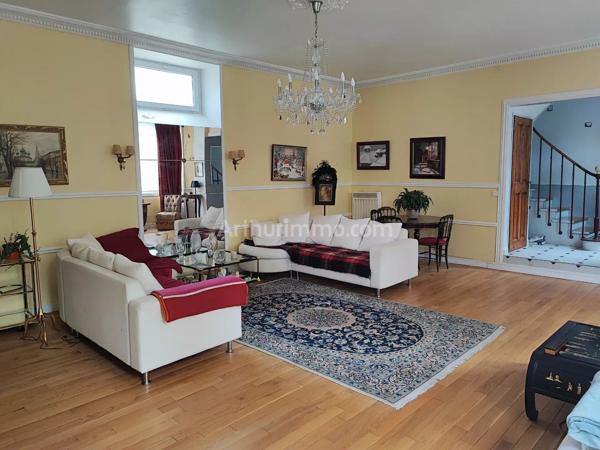 Vente                                                      Maison
                        
                     6 pièces                      179 m2                     à Draveil