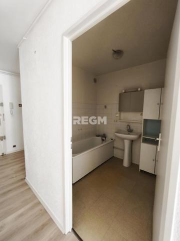 APPARTEMENT au centre de SAINTE SAVINE