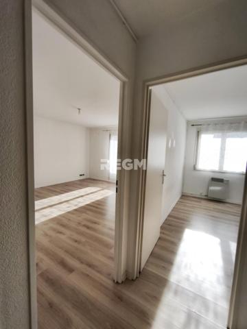 APPARTEMENT au centre de SAINTE SAVINE