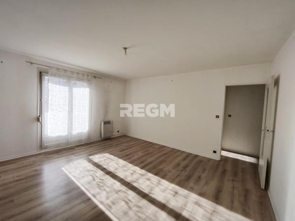 APPARTEMENT au centre de SAINTE SAVINE