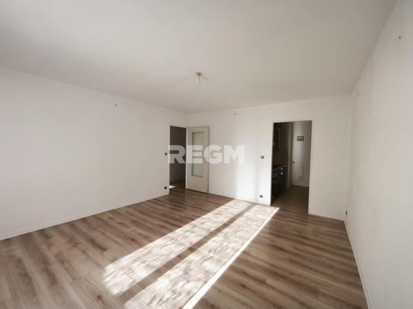 APPARTEMENT au centre de SAINTE SAVINE