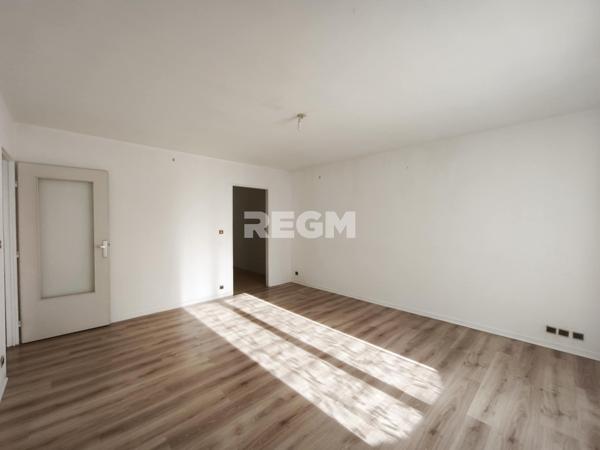 APPARTEMENT au centre de SAINTE SAVINE