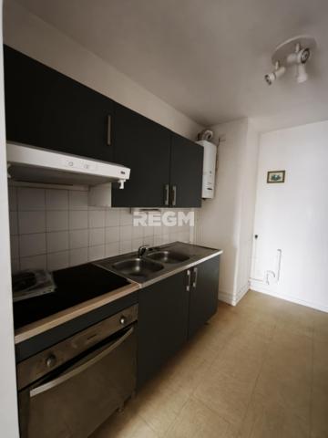 APPARTEMENT au centre de SAINTE SAVINE
