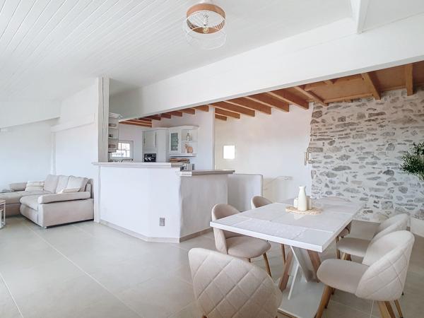 Maison
         3 pièces
        - 150 m² Exclusivité 459 000 € *