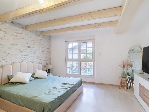 Maison
         3 pièces
        - 150 m² Exclusivité 459 000 € *