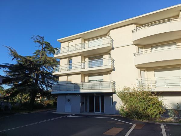 T2 Meublé avec balcon et parking