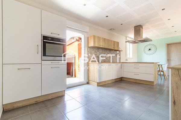 Appartement rénové avec Cour privative et Entrée indépendante