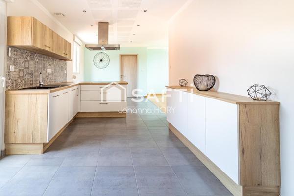 Appartement rénové avec Cour privative et Entrée indépendante