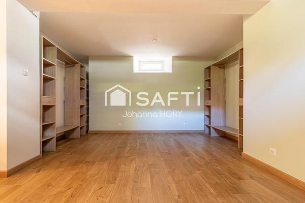 Appartement rénové avec Cour privative et Entrée indépendante