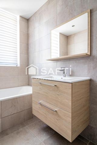 Appartement rénové avec Cour privative et Entrée indépendante