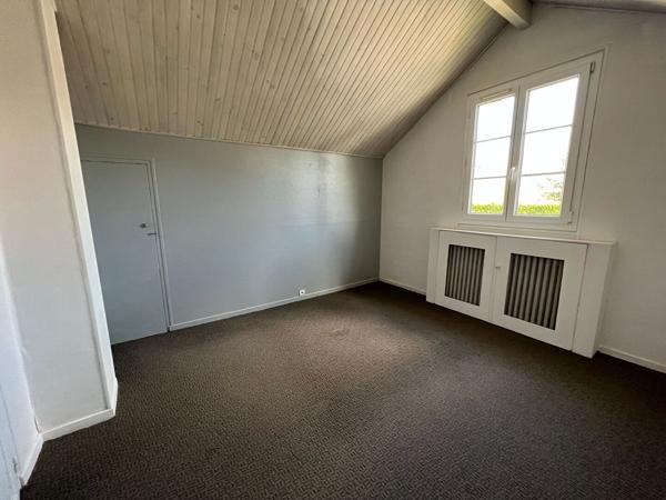 EXCLUSIVITÉ MAISON FAMILIALE SUR UNE VASTE PARCELLE DE 1 631 M²