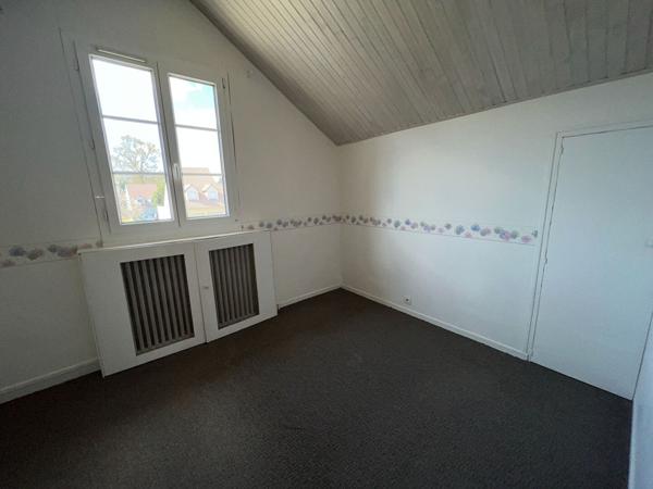 EXCLUSIVITÉ MAISON FAMILIALE SUR UNE VASTE PARCELLE DE 1 631 M²