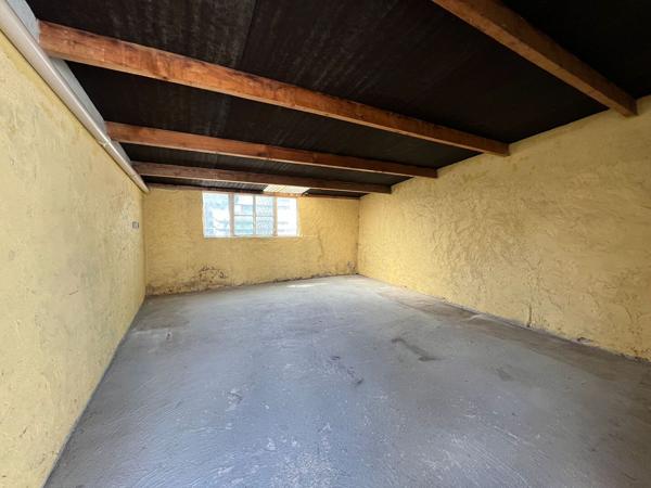 EXCLUSIVITÉ MAISON FAMILIALE SUR UNE VASTE PARCELLE DE 1 631 M²