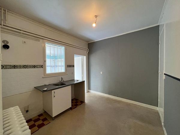 EXCLUSIVITÉ MAISON FAMILIALE SUR UNE VASTE PARCELLE DE 1 631 M²