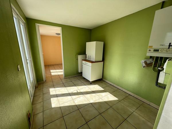 EXCLUSIVITÉ MAISON FAMILIALE SUR UNE VASTE PARCELLE DE 1 631 M²