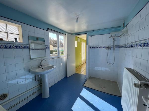 EXCLUSIVITÉ MAISON FAMILIALE SUR UNE VASTE PARCELLE DE 1 631 M²
