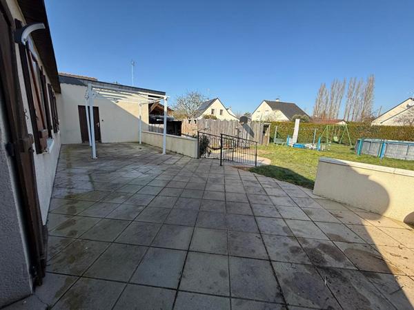 Maison La Dagueniere 6 pièce(s) 117 m2 vie de plain pied