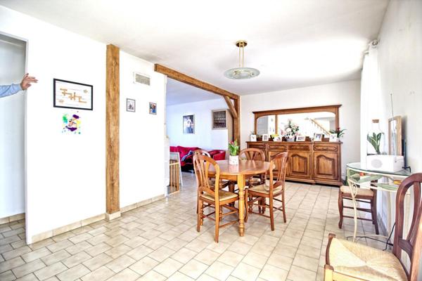 Maison La Dagueniere 6 pièce(s) 117 m2 vie de plain pied