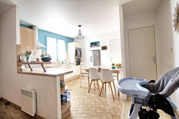 Maison La Dagueniere 6 pièce(s) 117 m2 vie de plain pied