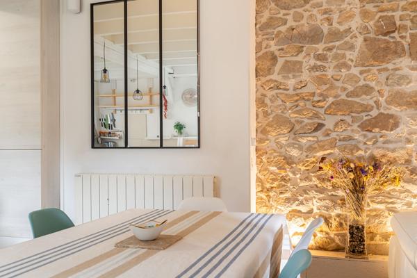 VANNES – Coeur de Ville Historique : La Quintessence du Duplex de Charme