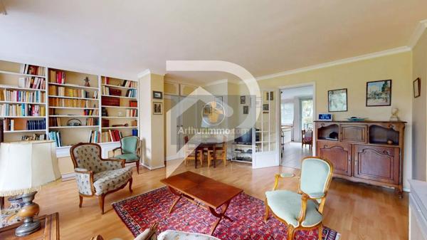 Vente                                                      Appartement
                        
                     3 pièces                      53 m2                     à Marly-le-Roi