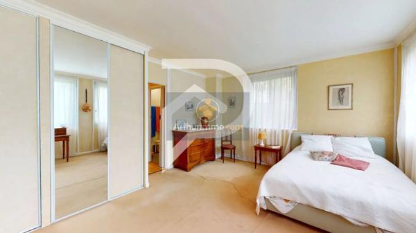 Vente                                                      Appartement
                        
                     3 pièces                      53 m2                     à Marly-le-Roi