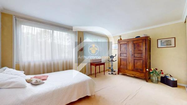 Vente                                                      Appartement
                        
                     3 pièces                      53 m2                     à Marly-le-Roi