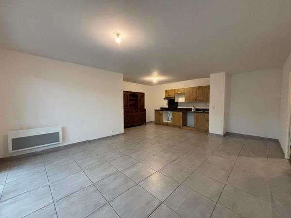 Appartement à louer 4 pièces - 81 m²