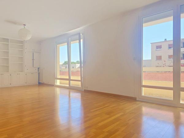 Appartement de standing 2 chambres et parking