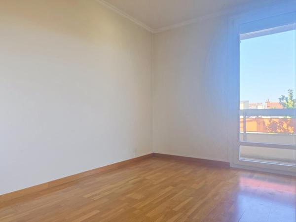 Appartement de standing 2 chambres et parking