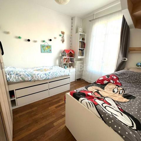 Magnifique Meulière de 5/6 pcs proche Gare du Raincy!