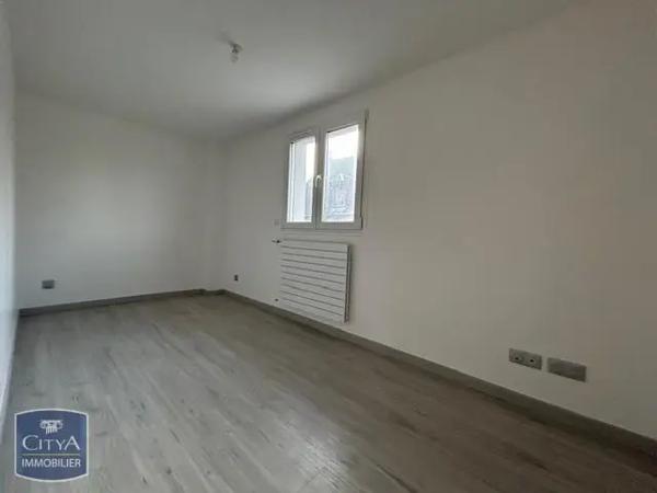 Maison à louer 4 pièces 97.16m² Saint-Laurent-en-Caux (76560)