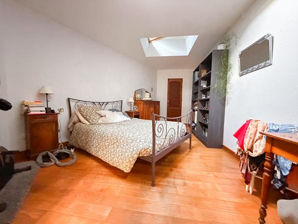 Maison ancienne de charme à vendre à Trélazé avec jardin et dépendance