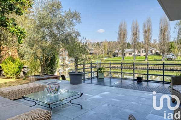 Maison 6 pièces de 160 m² à Vaux-sur-Seine (78740)