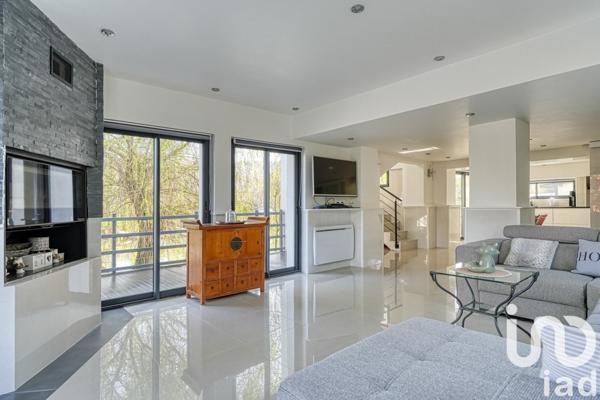 Maison 6 pièces de 160 m² à Vaux-sur-Seine (78740)