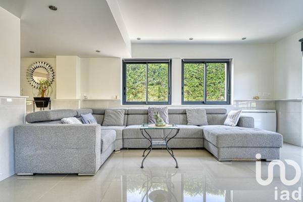 Maison 6 pièces de 160 m² à Vaux-sur-Seine (78740)