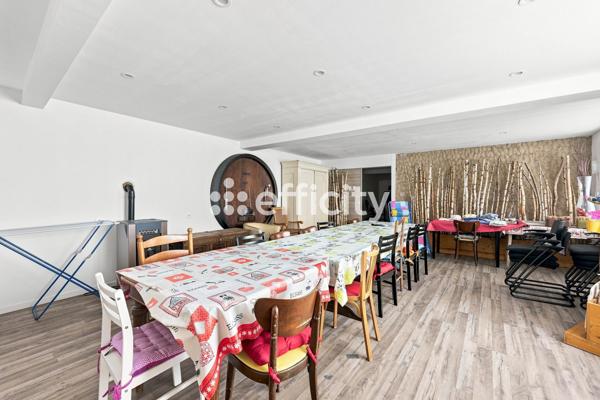 Immeuble
         17 pièces
        - 441 m² Exclusivité 1 102 500 € *