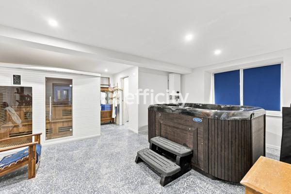 Immeuble
         17 pièces
        - 441 m² Exclusivité 1 102 500 € *