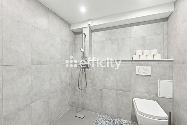 Immeuble
         17 pièces
        - 441 m² Exclusivité 1 102 500 € *