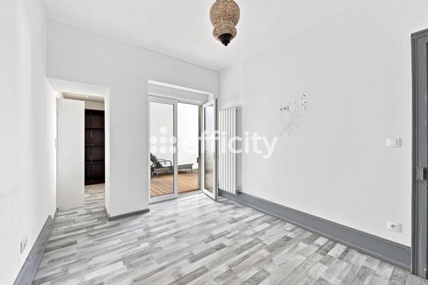 Immeuble
         17 pièces
        - 441 m² Exclusivité 1 102 500 € *