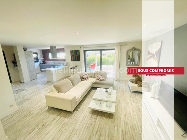 Villa 3 chambres dont une grande suite de 32m2 en RDC au Soler.