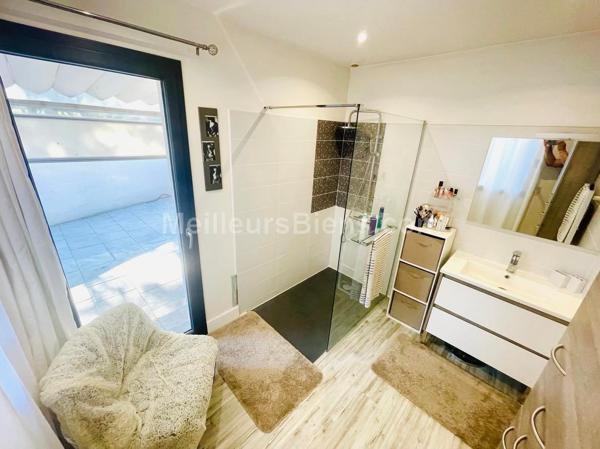 Villa 3 chambres dont une grande suite de 32m2 en RDC au Soler.