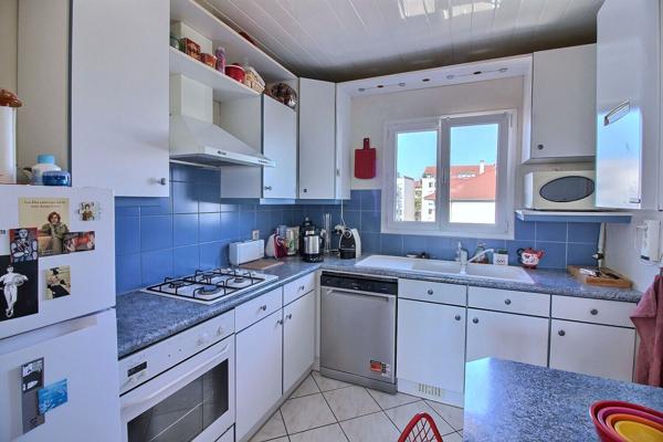 Appartement LYON 5 pièces avec balcon un garage et une cave