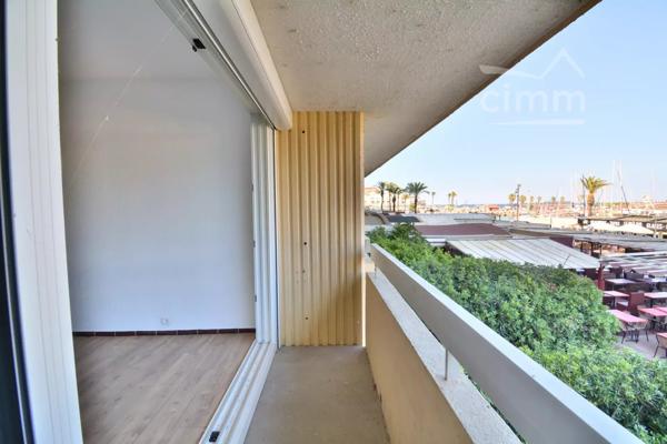 A LOUER A L'ANNEE - STUDIO NON MEUBLE AVEC BALCON - 66750 SAINT CYPRIEN PLAGE - REGION OCCITANIE - PYRENNEES ORIENTALES