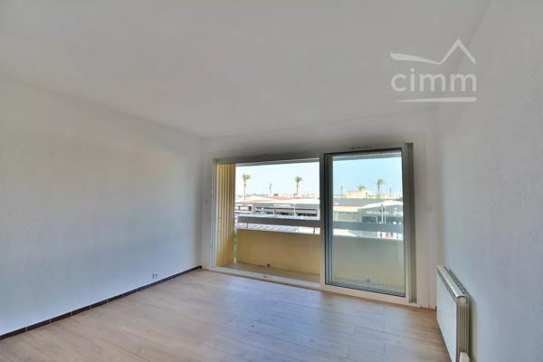 A LOUER A L'ANNEE - STUDIO NON MEUBLE AVEC BALCON - 66750 SAINT CYPRIEN PLAGE - REGION OCCITANIE - PYRENNEES ORIENTALES
