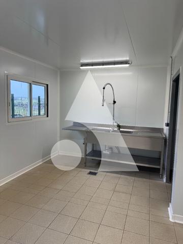 Local commercial 96.8 m2