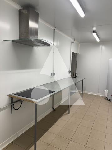 Local commercial 96.8 m2