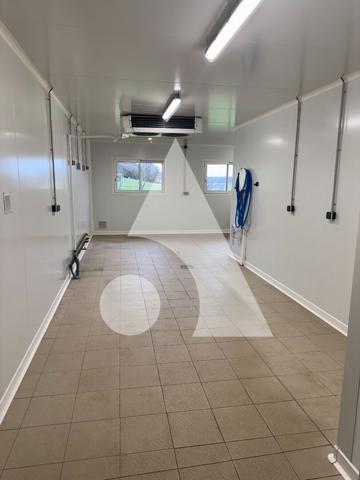 Local commercial 96.8 m2