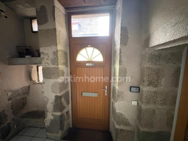 MAISON EN PIERRES